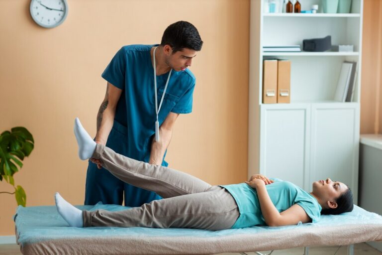 How Physiotherapy Helps in Chronic Pain Management