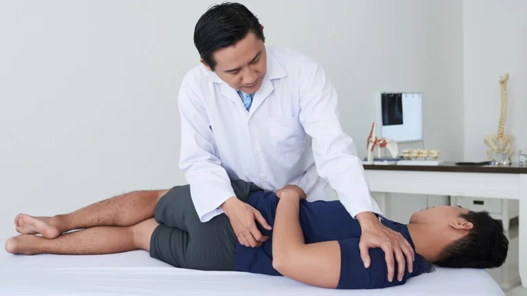 What Does a Chiropractor Do